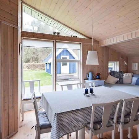 Two-bedroom In Juelsminde * Sønderby