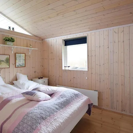 Two-bedroom In Juelsminde *